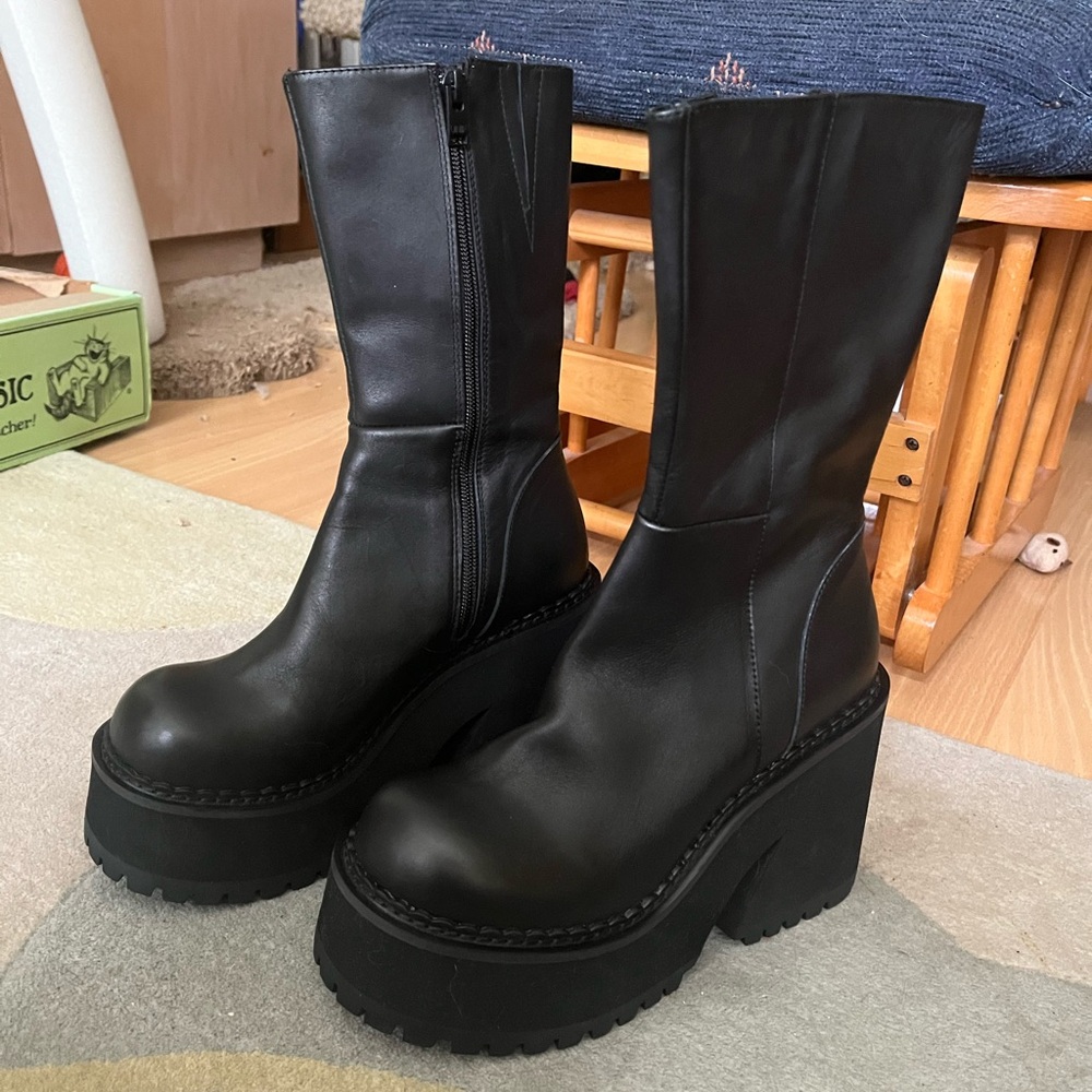 UNIF Parker boots sz 7